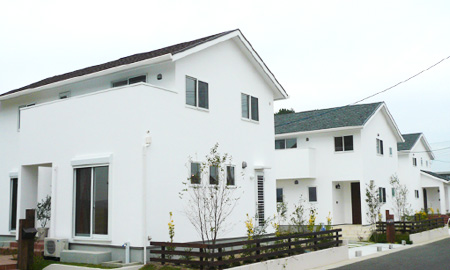 壁の塗装は調湿効果を考えた家造りの松尾左建へお任せください